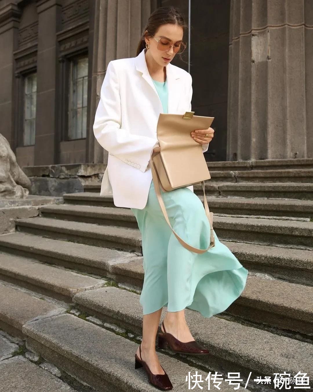 今春爆流行的“薄外套”，有这4件就够！30个穿搭模板，好看