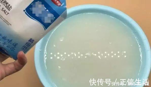 柔顺剂|只要开窗家里就积灰？聪明人在水里加点“它”，轻松就把地拖干净