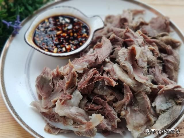猪肉|三伏天，猪肉这样吃，做法简单，不油不腻，下酒下饭又解馋