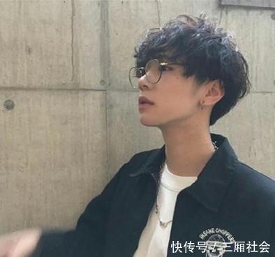 长头发|男生自认为很帅,女生却不想看第二眼的几款发型,希望你一个没中