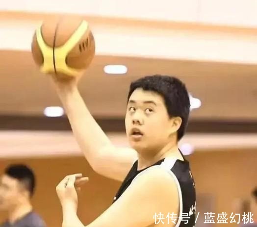 周蕾|王治郅中国男篮第一人,姚明很欣赏他,和前妻被外界称作夫妻楷模!
