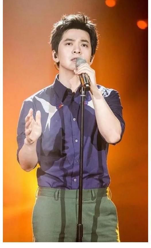 《我們的歌》第三季定檔,主持人曬“勤深深”,“精神小伙”合照