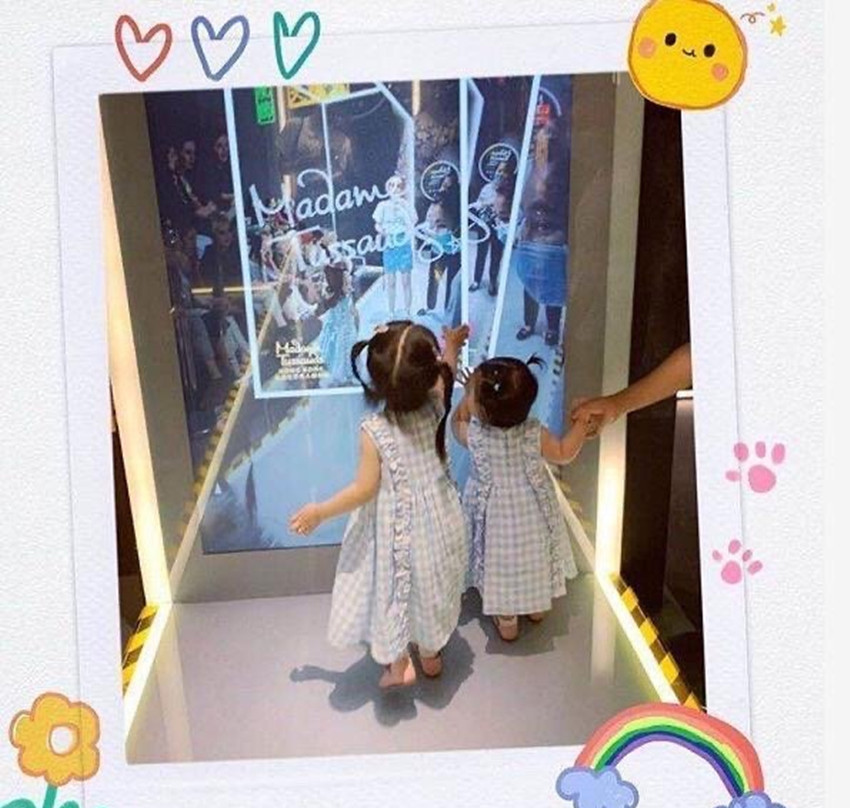 女儿|方媛晒俩女儿萌照,一个像爸一个像妈,网友双剑合璧,颜值太高