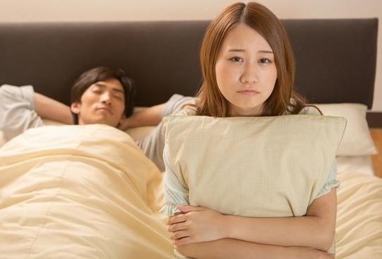 盖被子|进行夫妻生活时需不需要盖被子别害羞,了解一下好处多