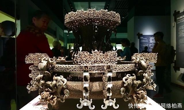 曾侯乙编钟|1978年,一被淹古墓浮出21具棺材,出土文物藏小国生存之道