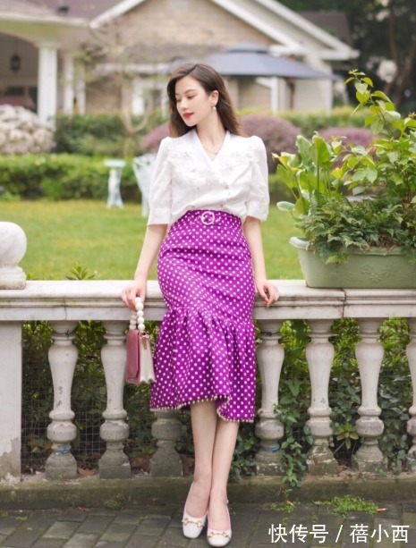 简约风|真正见过世面的女人,穿衣要“化繁为简”,简约高级美过同龄人