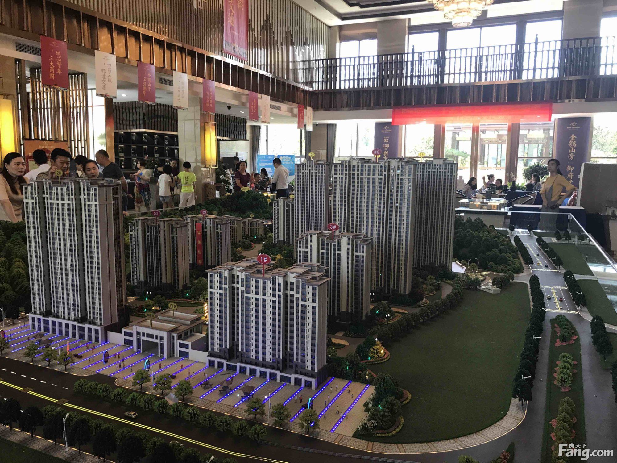 实景|想看岳阳岳阳楼区楼盘的最新现场实景，选房一定要看