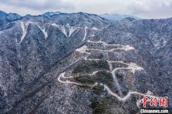 航拍江西武宁太平山雪景雾淞图 宛若冰雪王国