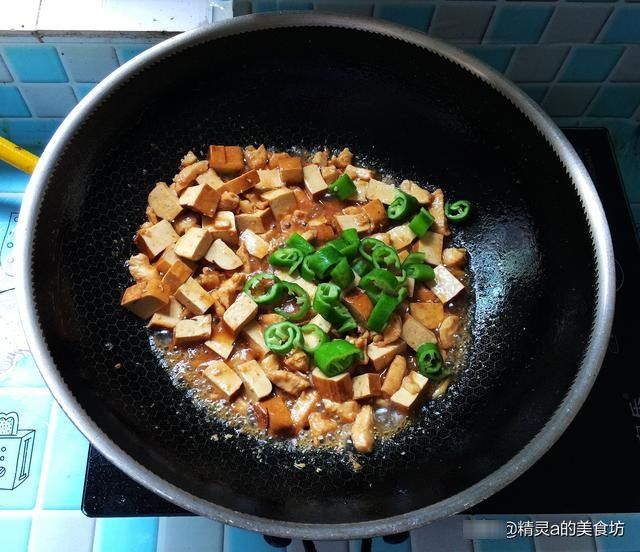 天冷，建议多吃这道家常菜，简单一炒好吃又营养，还不用担心长肉