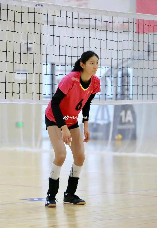 张常宁|江苏女排48人集训!8位新星身高超过1米9,天才少女承载未来