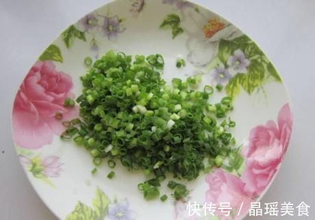 椒盐虾家常做法，不要直接下锅炸，多加1个步骤，虾香酥还不腥