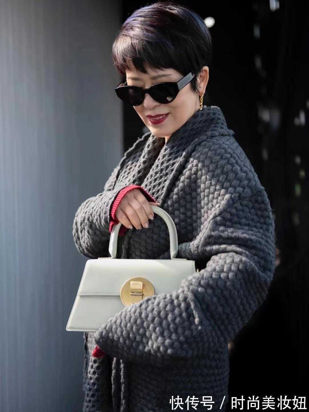 高级感 真正的高级感是靠搭配,看60岁的奶奶穿搭,高雅又洋气减龄