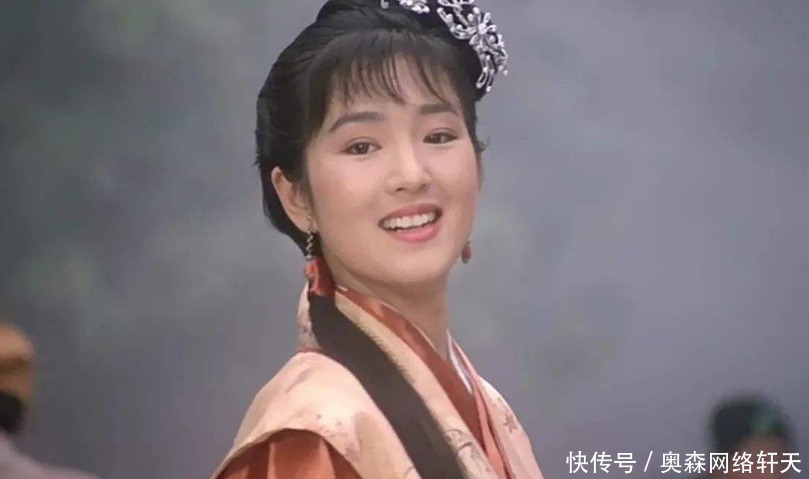 生活|历史上秋香的原型有多牛?在扇子上题首诗,让才子们都不敢小瞧她