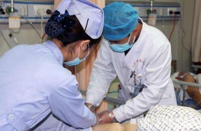 小护士|主刀医生进行大型手术时,如果遇到尿急该怎么办?小护士透露实情