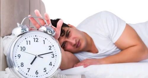 人体每天到底需要多长的睡眠时间，最佳的睡眠时间是几点到几点？