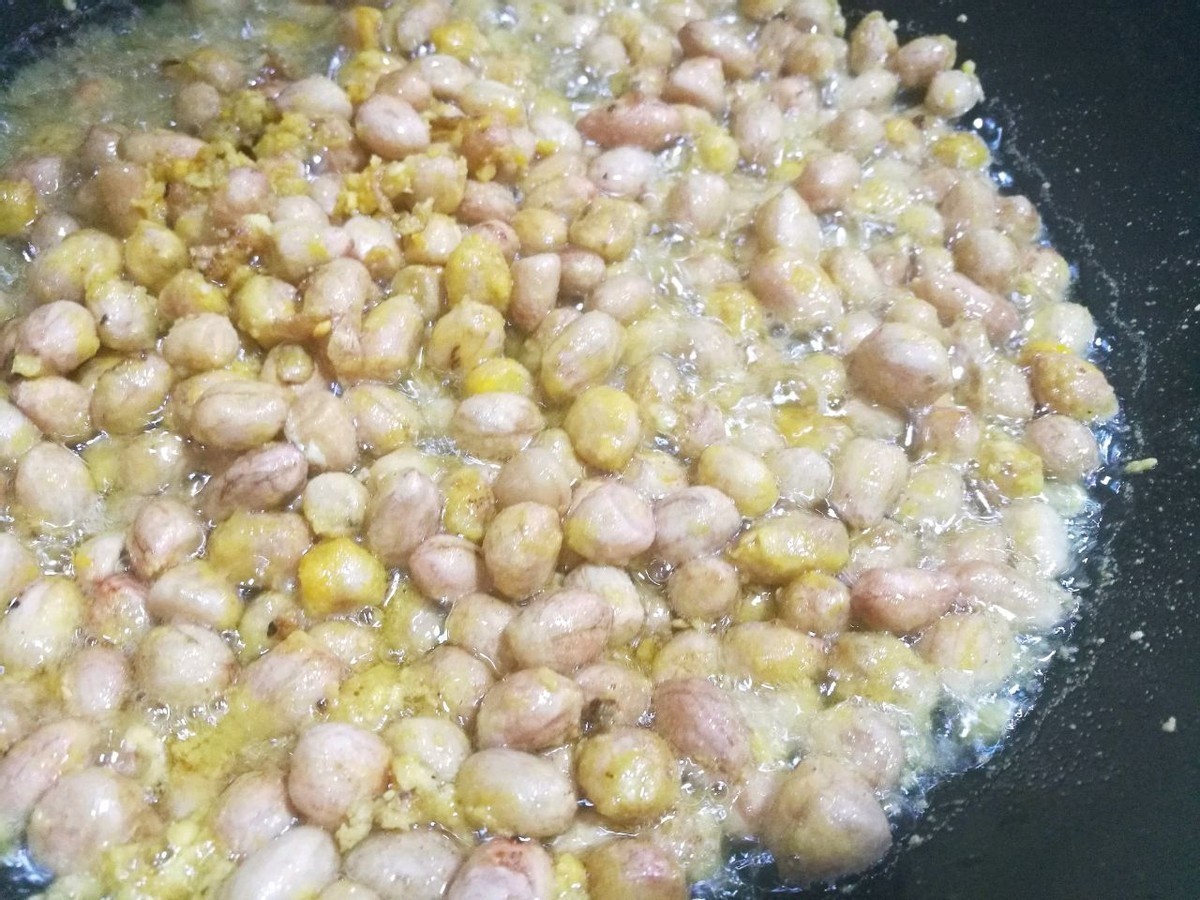 自制糖霜花生,酥脆又香甜,一颗接着一颗,好吃到停不下来