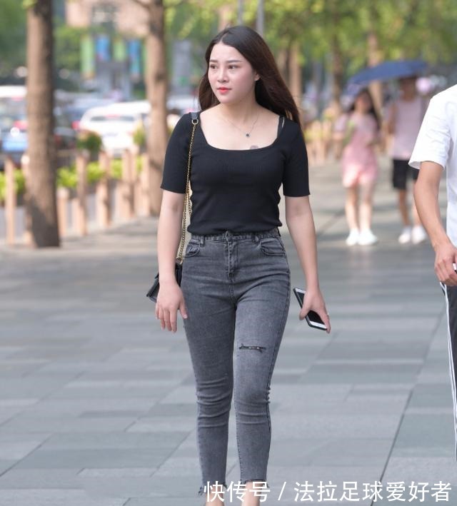 贵妇|新裤子买来先“剪掉”一截,贵妇有钱就是任性!