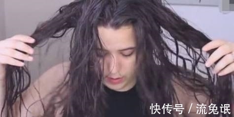 女子|美国一女子用可乐洗头一年,头发变成这样,她自己都表示难以置信