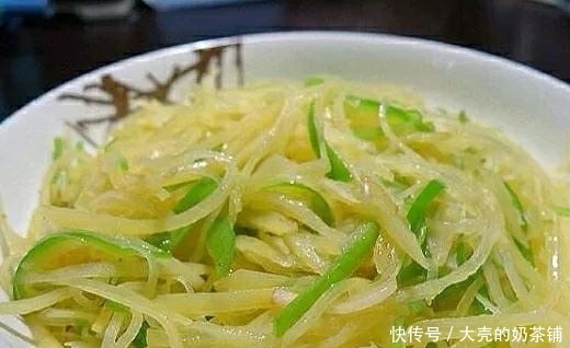 炒土豆丝十人九错,难怪粘锅不脆不好吃,快看酒店厨师怎么做的