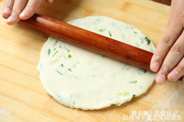 放凉|营养升级的鸡蛋葱花饼,不用油酥,个个酥脆又起层,放凉也酥软