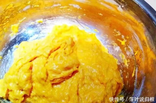 粗粮细做,快速早餐手不沾面南瓜饼,10分钟搞定!