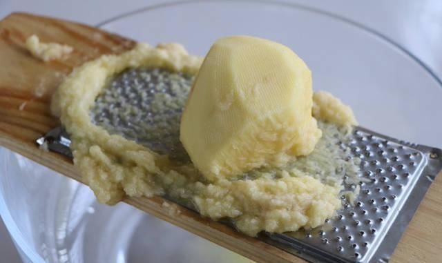 土豆丸子最好吃的做法,不加肉不油炸,Q弹美味,还没上桌就抢光