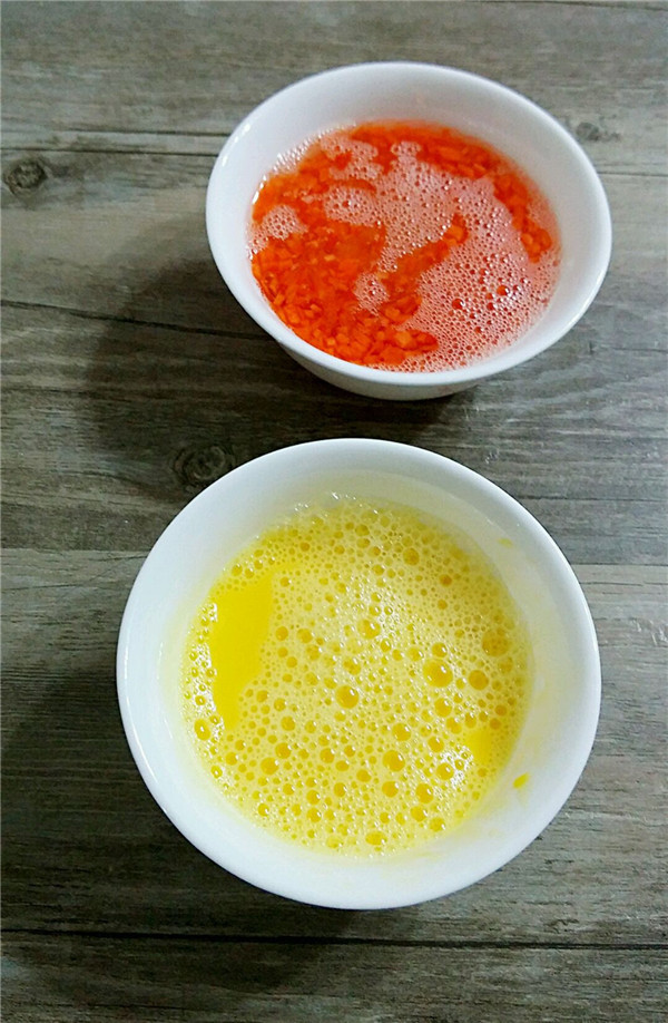 蛋卷|鸡蛋和胡萝卜变着花样做早餐鸡蛋卷，给你爱的人做这样的早饭吧！