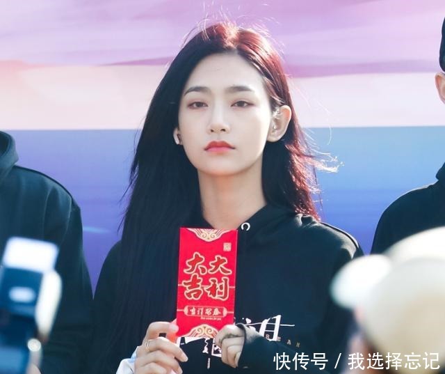 没成团也有点小幸运！张楚寒后，又有一位练习生接剧本演女二啦！