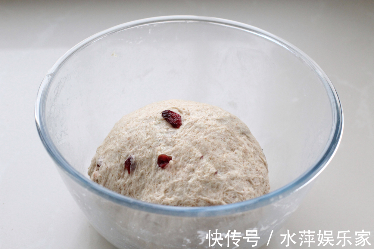 全麦粉|终于找到面包最省力的做法了,不用揉面、不加黄油,照样松软无比