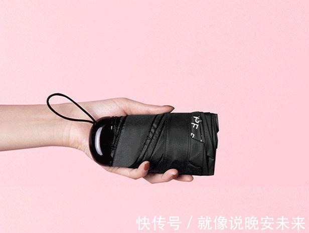 带货女王 薇娅懒人伞一晚走红,37度出门不怕晒,网友防晒霜可以扔了!