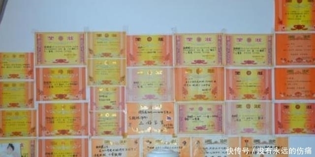 奖状|孩子奖状“贴满墙”,可家长却开心不起来,网友:让人感到扎心