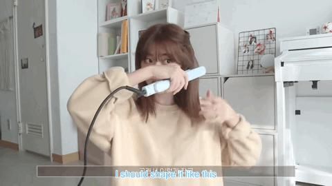 今年流行这4款短发，时髦不挑人，脸还小一倍！