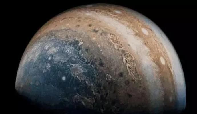 木卫三 它是太阳系最大的卫星,或存在比地球还多的水,火星是否会失宠