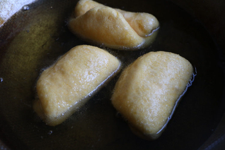  面食新吃法，比面包简单，比油条好吃，我家隔三差五就做，太香了