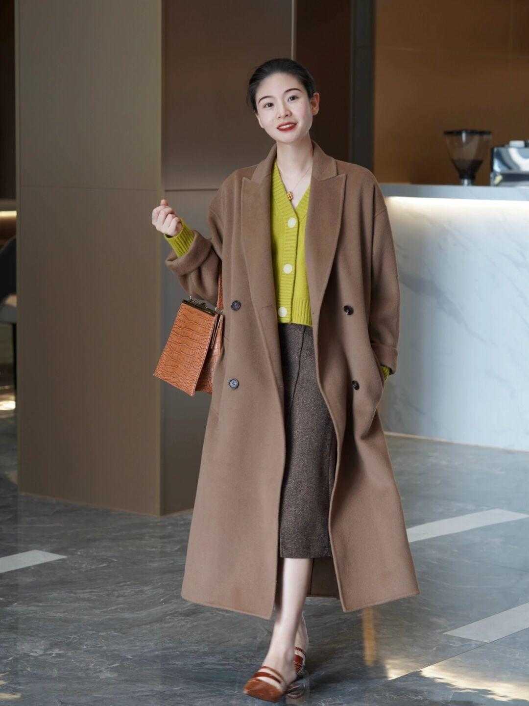 搭配 想要把基础驼色穿出高级感,一定要用它这几种配色,效果超级赞