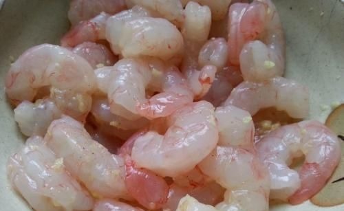 我家孩子喜欢的早餐饼，营养鲜嫩还补钙，三天两头叫我煎