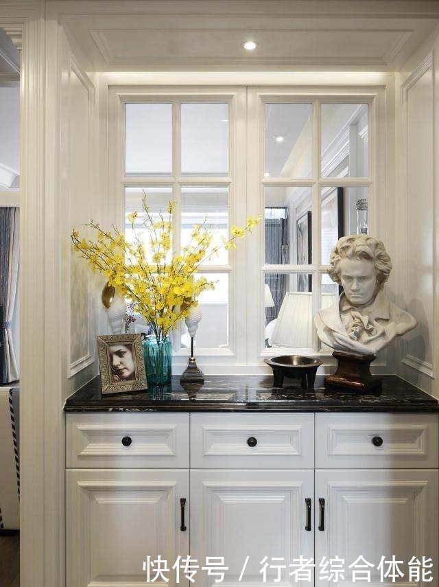 三居室|140㎡美式风格三居室,玄关装了玻璃窗让家既美观又开阔!