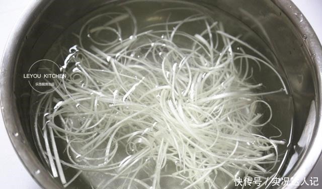 清蒸鱼,鲜嫩好吃不长肉,花几分钟学会,以后就是自己的拿手好菜!