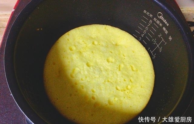 蛋糕最简单的做法，不用分离蛋白蛋黄，蓬松暄软，没有烤箱也能做