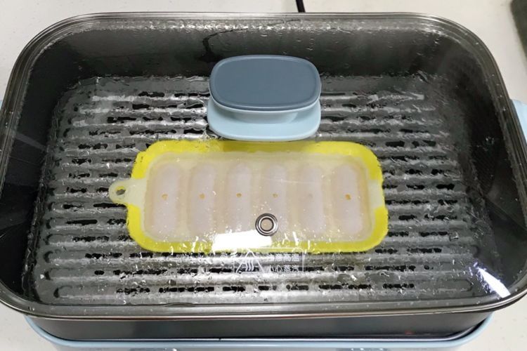 自制三文鱼鸡肉肠,没有添加吃着放心,比买的强多了