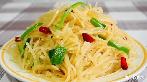 炒土豆丝，什么时候放醋，正确做法是先放醋，酸辣又脆爽