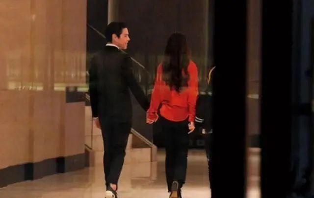 恋爱真人秀批量上线,女星都靠相亲节目找对象?