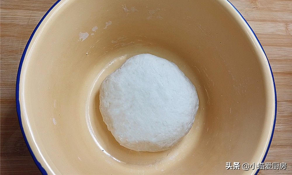 第一次用豆腐做包子,皮薄馅大香辣味美,比肉馅还香,好吃过瘾