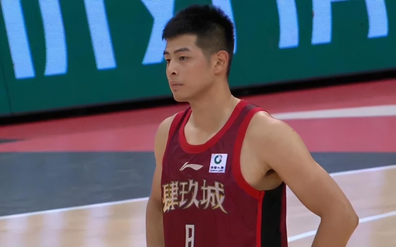 动作|上一场伤2人！这一场伤了FMVP！王骁辉打球的确有点脏了