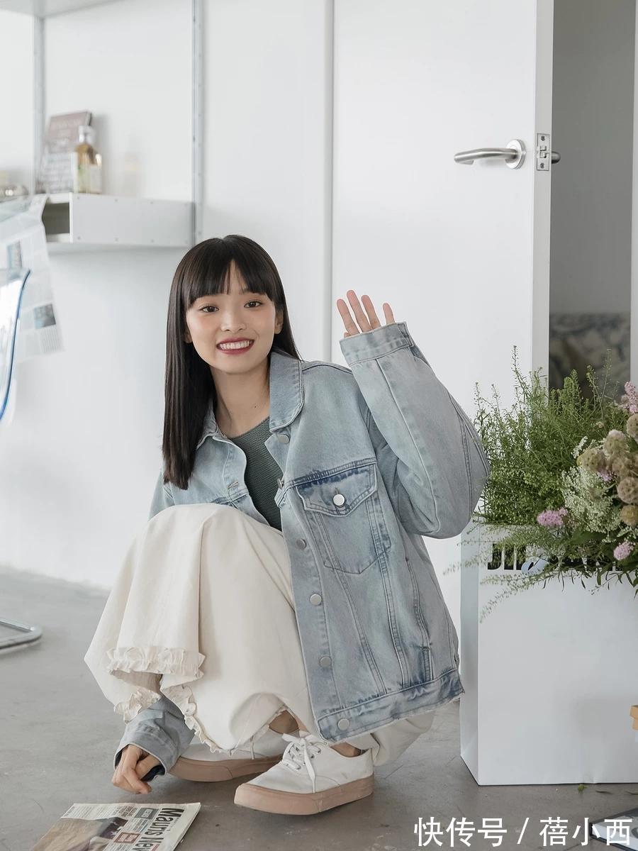 女生|早秋穿搭不发愁,用这4件衣服做外搭,减龄又时髦瞬间做气质女生