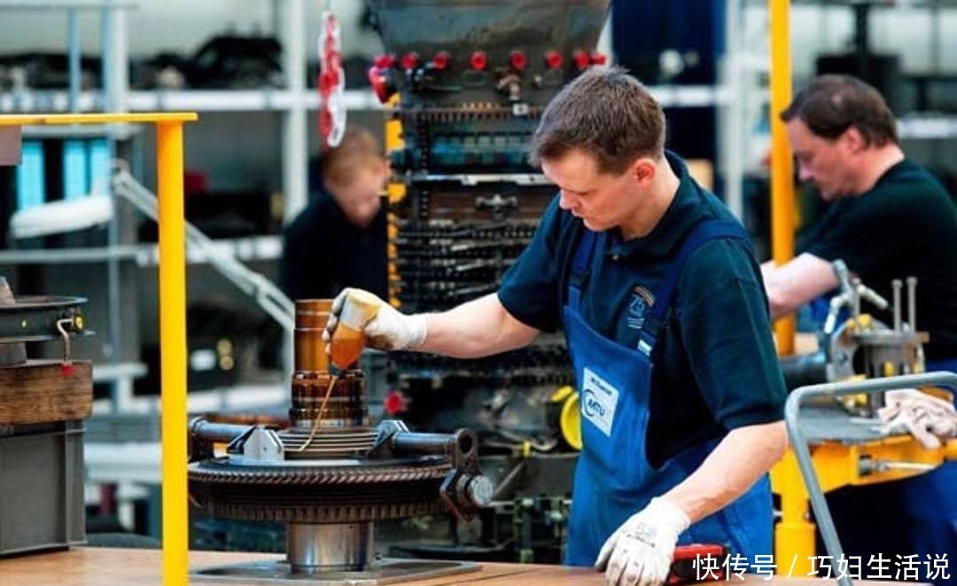 一己|前德国总理勃兰特:华沙之跪,以一己之力打破德国外交僵局