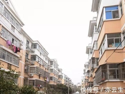 公摊率|未来10年，楼梯房和电梯房哪个更保值？建筑学家一席话说清楚
