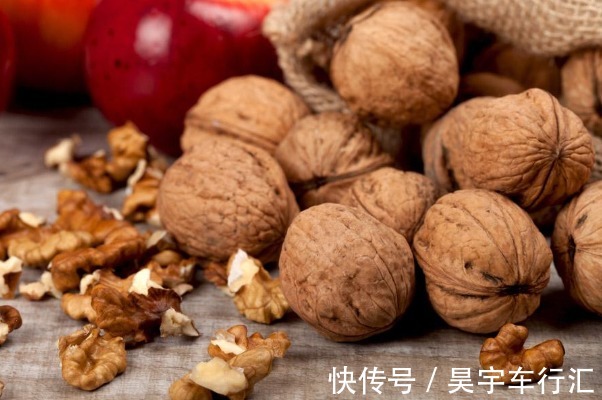 泡脚|核桃不仅核桃仁有营养,分心木也有妙用,解决很多男人女人的烦恼