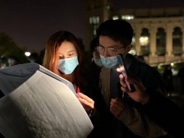 江湾校区|复旦江湾校区的日与夜：封闭管理井然有序，线上线下温暖互助