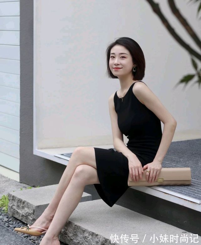 简约|想穿出高级感很简单，简约温柔的穿搭就很好驾驭，精致又有女人味